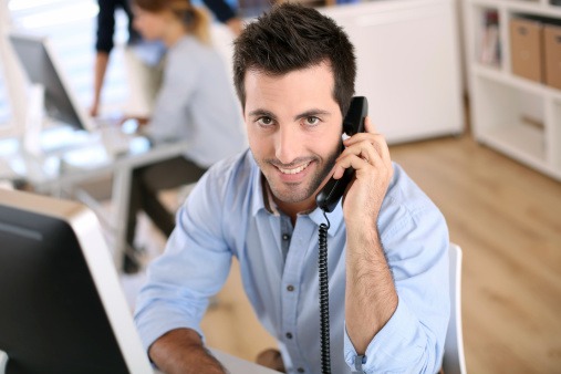 Externaliser l’assistance téléphonique pour optimiser la relation client